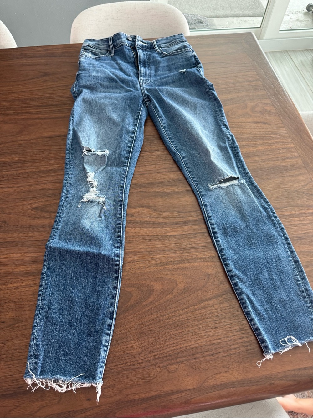 MOTHER Distressed Dark Blue Cropped Skinny Jeans